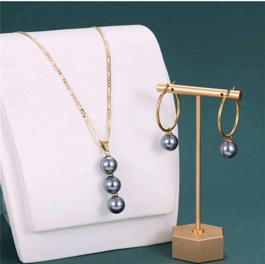 18k gold pearl set